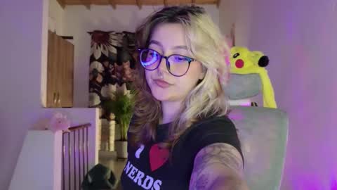 Snapshot of hazelbrownn23 chatting on May 8, 2026, 2:17 am Hazel Brown online show from May 8, 2026, 2:17 am