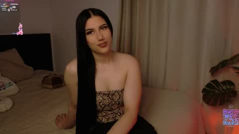 Snapshot of hazelhayess chatting on May 8, 2026, 4:01 pm hazelhayess online show from May 8, 2026, 4:01 pm