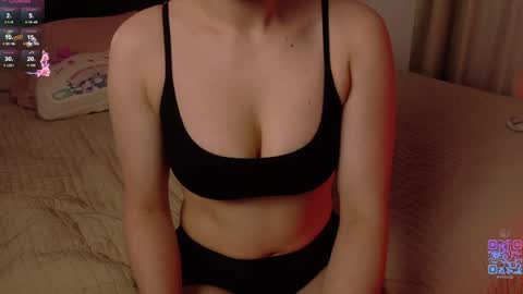 Snapshot of hazelhayess chatting on May 11, 2026, 4:04 pm hazelhayess online show from May 11, 2026, 4:04 pm