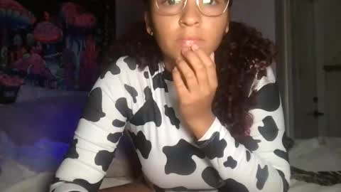 Snapshot of hazell77 chatting on November 7, 2025, 3:56 pm hazell77 online show from November 7, 2025, 3:56 pm