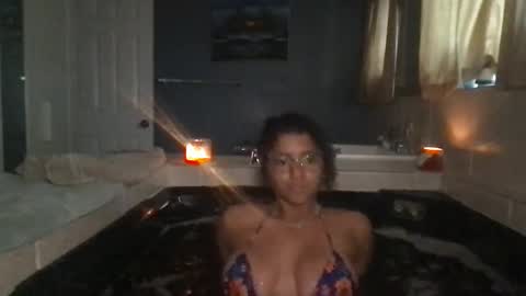 Snapshot of hazell77 chatting on November 8, 2025, 6:07 pm hazell77 online show from November 8, 2025, 6:07 pm