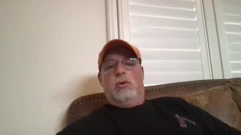 Snapshot of hdeuce22 chatting on January 6, 2026, 4:43 pm Hdeuce22 online show from January 6, 2026, 4:43 pm