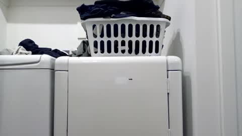 hdrsh08 online show from April 16, 2026, 9:50 pm