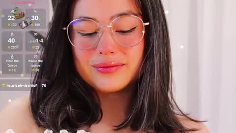 hearmymoans_18 online show from December 4, 2025, 1:42 pm