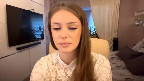 Snapshot of heart_petal chatting on November 11, 2025, 9:09 am Mona online show from November 11, 2025, 9:09 am