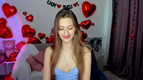 heartedlove_1 online show from February 16, 2026, 12:23 pm