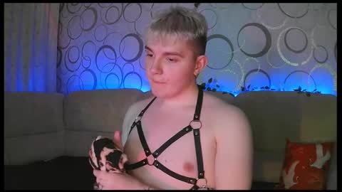 Snapshot of heatctrl chatting on February 24, 2026, 8:51 pm Justin online show from February 24, 2026, 8:51 pm