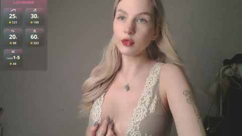 Akemi instinthemoodforlooove online show from April 10, 2026, 7:40 pm