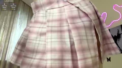 heavenmoth online show from February 23, 2026, 1:19 pm