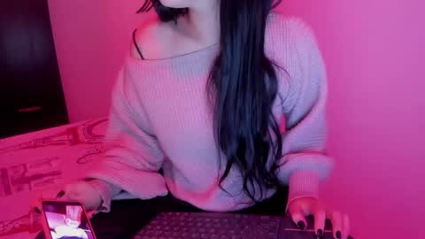   online show from November 12, 2025, 5:08 am