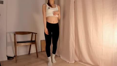 Snapshot of hee_jeen chatting on January 27, 2025, 1:09 pm Jeen online show from January 27, 2025, 1:09 pm