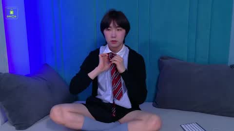 HEEJIN online show from April 12, 2026, 3:39 pm