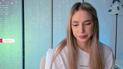 Snapshot of heidas_passion chatting on December 16, 2024, 6:10 am Heida online show from December 16, 2024, 6:10 am