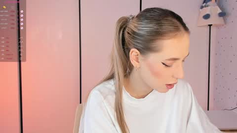 Snapshot of heidas_passion chatting on February 3, 2025, 6:02 am Heida online show from February 3, 2025, 6:02 am