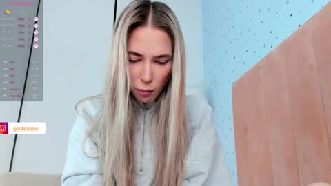 Snapshot of heidas_passion chatting on March 9, 2025, 6:06 am Heida online show from March 9, 2025, 6:06 am