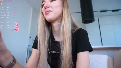 Snapshot of heidas_passion chatting on September 9, 2025, 7:19 am Heida online show from September 9, 2025, 7:19 am