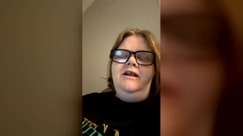 Snapshot of heidimackey2 chatting on April 17, 2026, 3:04 pm heidimackey2 online show from April 17, 2026, 3:04 pm