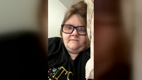 Snapshot of heidimackey2 chatting on April 18, 2026, 9:57 am heidimackey2 online show from April 18, 2026, 9:57 am