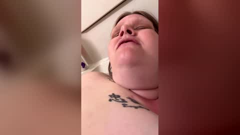 Snapshot of heidimackey2 chatting on May 21, 2026, 3:35 am heidimackey2 online show from May 21, 2026, 3:35 am