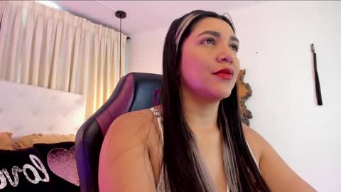              online show from November 22, 2025, 3:22 pm