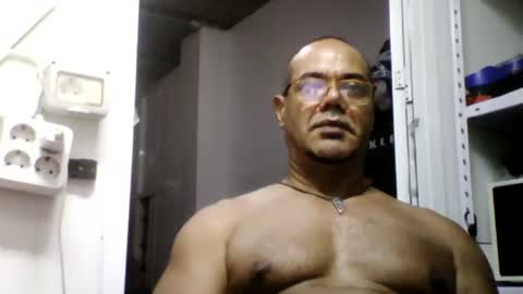 Snapshot of heistt chatting on August 4, 2026, 10:12 pm Heist Stein online show from August 4, 2026, 10:12 pm