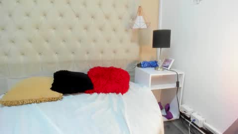 Snapshot of heleenhott_ chatting on December 16, 2024, 6:38 pm hellen online show from December 16, 2024, 6:38 pm