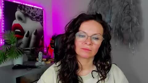 Helen online show from April 15, 2026, 2:57 pm