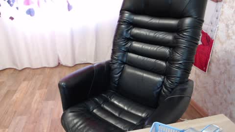 Snapshot of helen_bee chatting on December 6, 2024, 10:27 am Tanya online show from December 6, 2024, 10:27 am