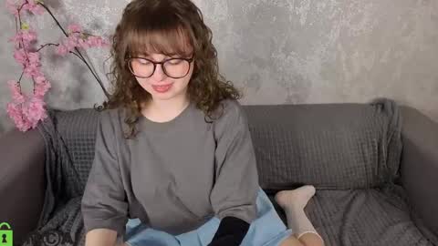 Snapshot of helen_carson chatting on May 4, 2026, 1:01 am Helen Carson online show from May 4, 2026, 1:01 am