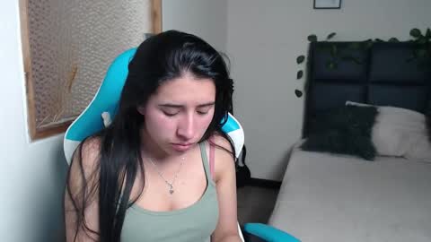 Helen online show from November 22, 2025, 7:35 pm