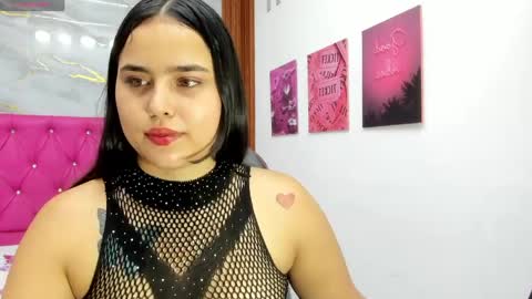 Snapshot of helen_russoo chatting on April 11, 2026, 6:34 pm Helen online show from April 11, 2026, 6:34 pm