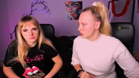 Snapshot of helen_shineee chatting on December 18, 2025, 9:04 am helen_shineee online show from December 18, 2025, 9:04 am