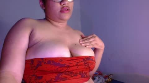 Snapshot of helena_grant chatting on January 23, 2025, 5:21 pm Helena online show from January 23, 2025, 5:21 pm