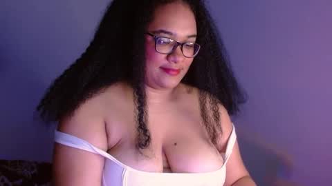 Snapshot of helena_grant chatting on January 29, 2025, 5:02 pm Helena online show from January 29, 2025, 5:02 pm