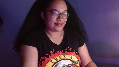 Snapshot of helena_grant chatting on February 3, 2025, 5:14 pm Helena online show from February 3, 2025, 5:14 pm