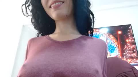 Snapshot of helena_hadler chatting on December 29, 2024, 9:41 pm -- EE -- online show from December 29, 2024, 9:41 pm