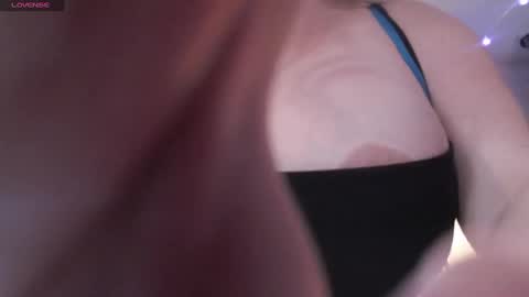 Snapshot of helena_hope chatting on March 10, 2025, 4:57 pm Helena Hope online show from March 10, 2025, 4:57 pm