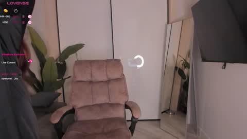 Helen online show from October 28, 2025, 3:14 pm