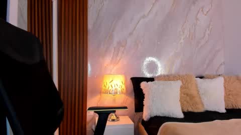 Helena Santos  online show from January 8, 2026, 7:38 pm