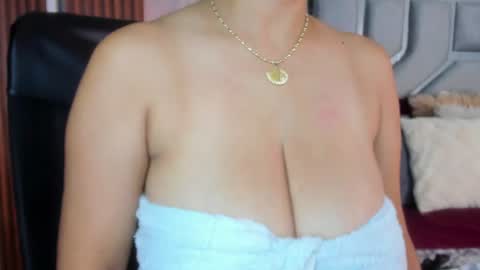 Snapshot of helena_santos01 chatting on July 15, 2026, 10:53 am Helena Santos online show from July 15, 2026, 10:53 am