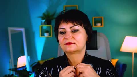 helenbeler online show from November 17, 2025, 5:46 am