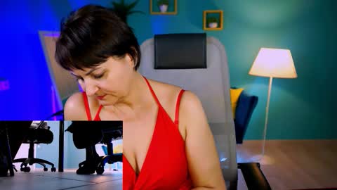 helenbeler online show from November 27, 2025, 5:53 am