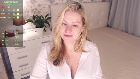 Helena Bonham online show from December 3, 2024, 4:58 am