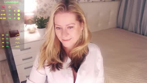 Helena Bonham online show from December 19, 2024, 3:51 am