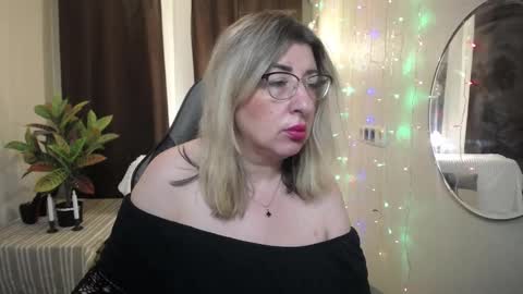 Snapshot of helenenigma chatting on January 24, 2025, 10:51 pm helenenigma online show from January 24, 2025, 10:51 pm