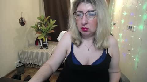 Snapshot of helenenigma chatting on January 28, 2025, 7:32 pm helenenigma online show from January 28, 2025, 7:32 pm