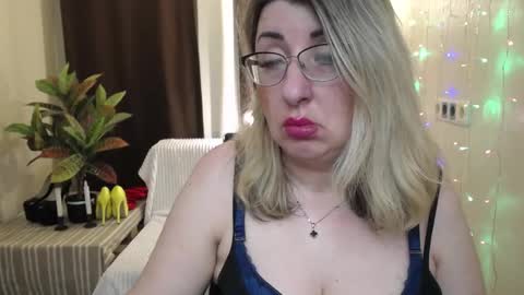 Snapshot of helenenigma chatting on February 6, 2025, 2:00 am helenenigma online show from February 6, 2025, 2:00 am