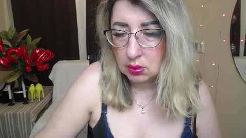 Snapshot of helenenigma chatting on February 7, 2025, 7:27 pm helenenigma online show from February 7, 2025, 7:27 pm