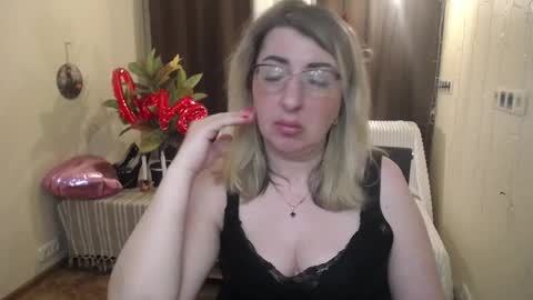 Snapshot of helenenigma chatting on February 20, 2025, 10:26 pm helenenigma online show from February 20, 2025, 10:26 pm