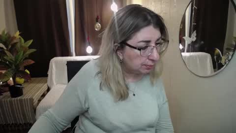 Snapshot of helenenigma chatting on March 3, 2025, 4:58 am helenenigma online show from March 3, 2025, 4:58 am